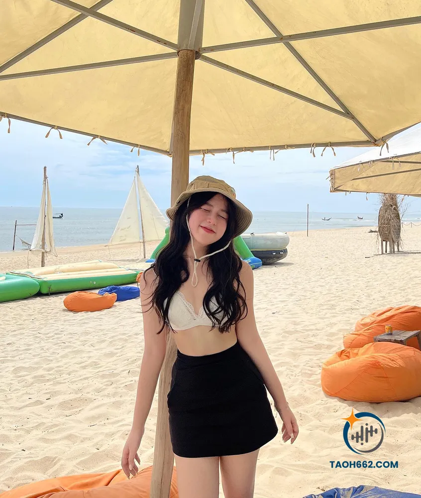 Nguyễn Yến My bikini 3